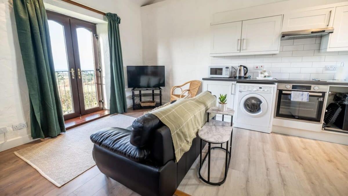 Vakantiehuis Lovely 2 Bedroom Coastal Near